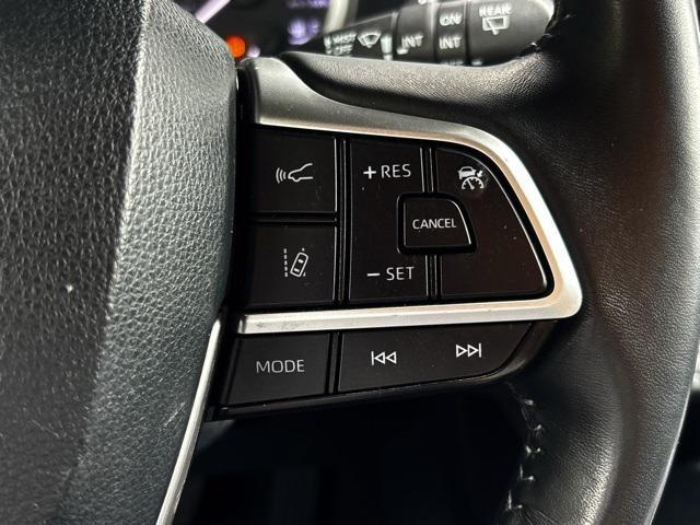 used 2023 Toyota Highlander car, priced at $38,999