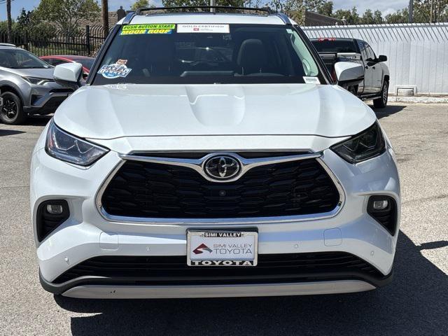 used 2022 Toyota Highlander car, priced at $39,999