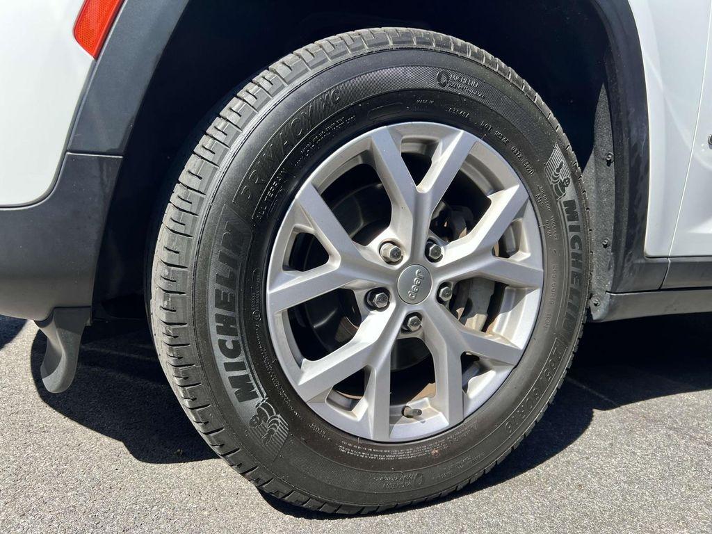 used 2022 Jeep Grand Cherokee car, priced at $27,350