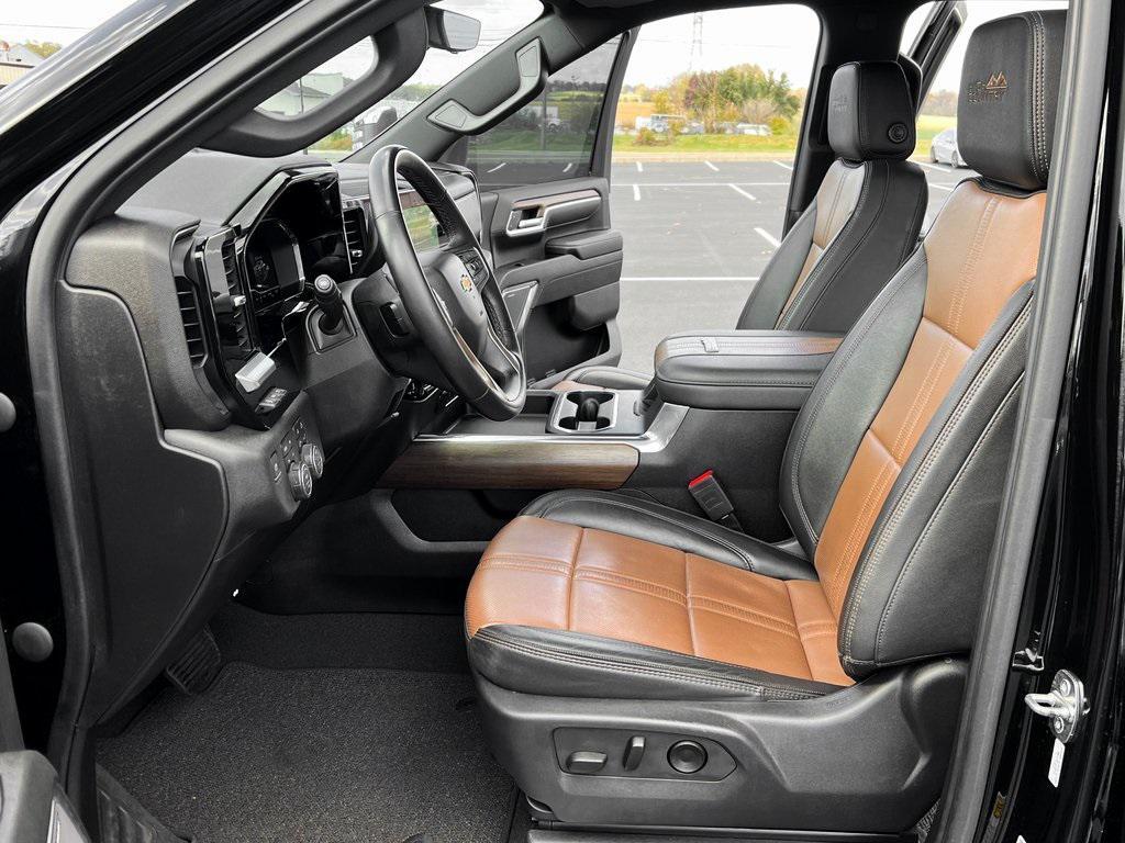 used 2024 Chevrolet Silverado 2500 car, priced at $69,900