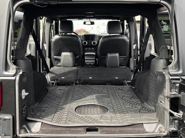 used 2015 Jeep Wrangler Unlimited car, priced at $19,300