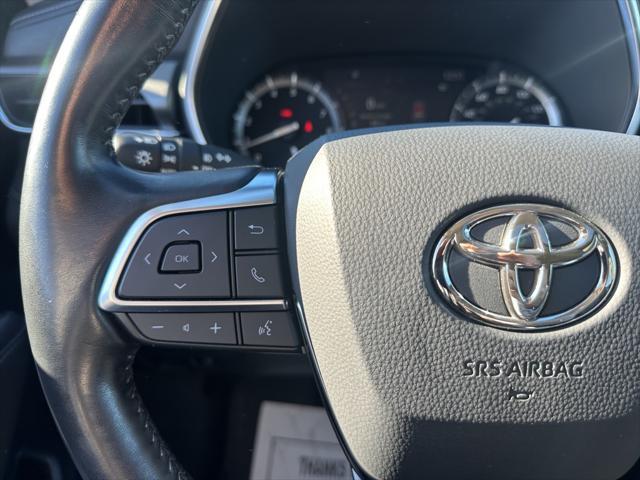 used 2021 Toyota Highlander car, priced at $35,999