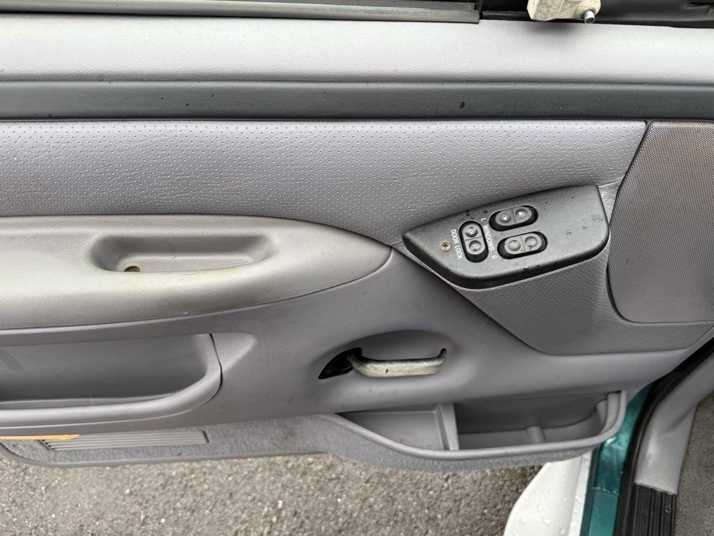 used 1996 Ford F-150 car, priced at $9,999