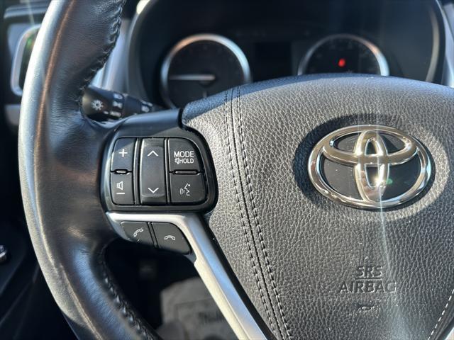 used 2018 Toyota Highlander car, priced at $27,600