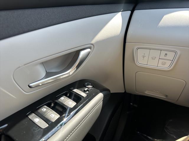 used 2024 Hyundai TUCSON Hybrid car, priced at $37,999