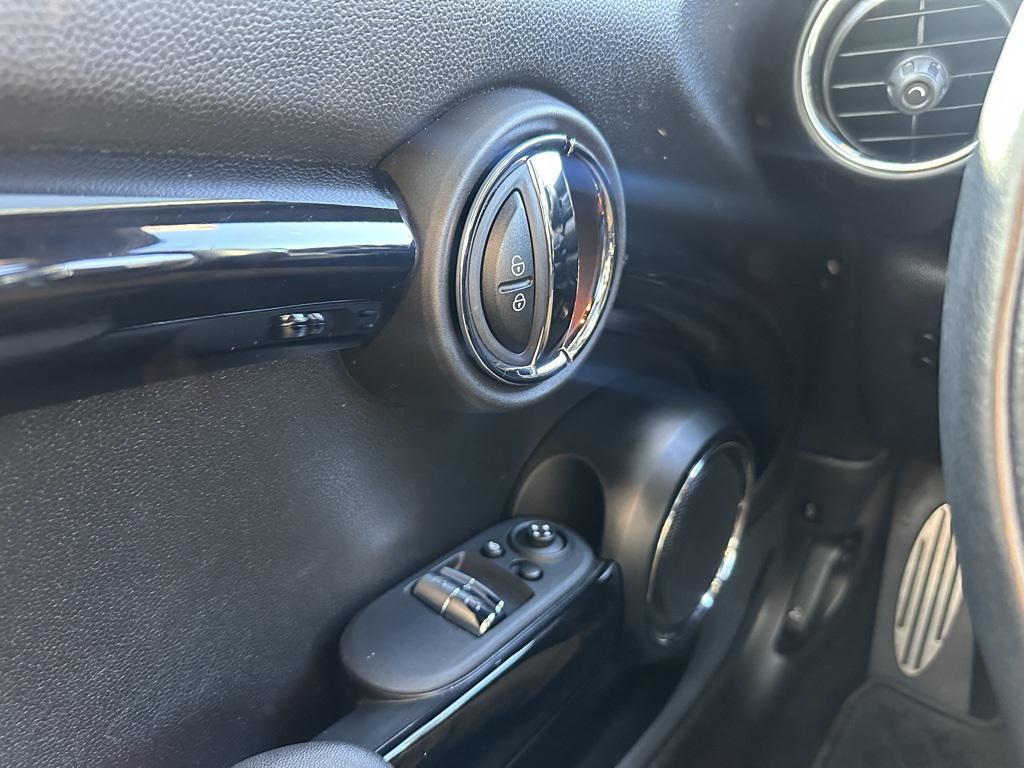 used 2019 MINI Hardtop car, priced at $23,994