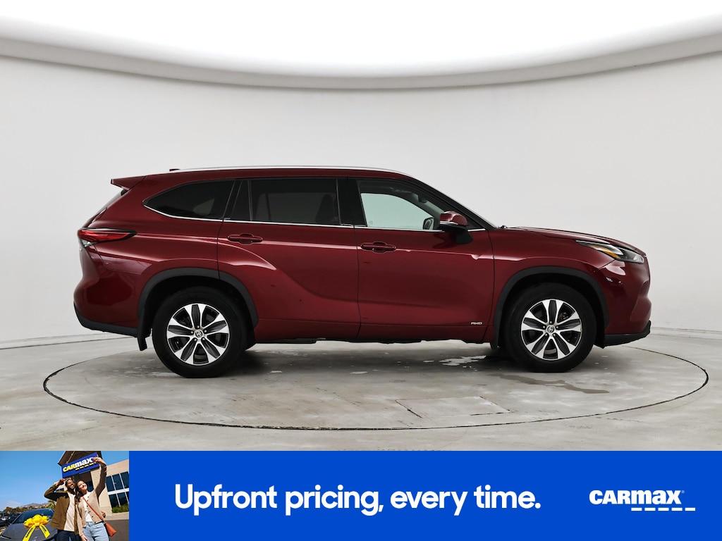 used 2022 Toyota Highlander Hybrid car, priced at $38,998