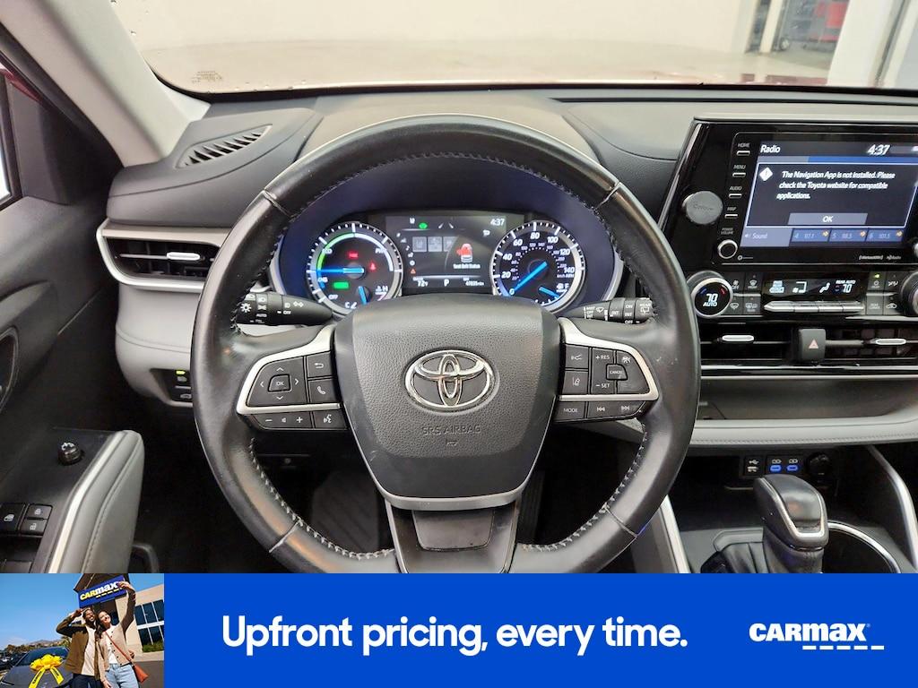 used 2022 Toyota Highlander Hybrid car, priced at $38,998
