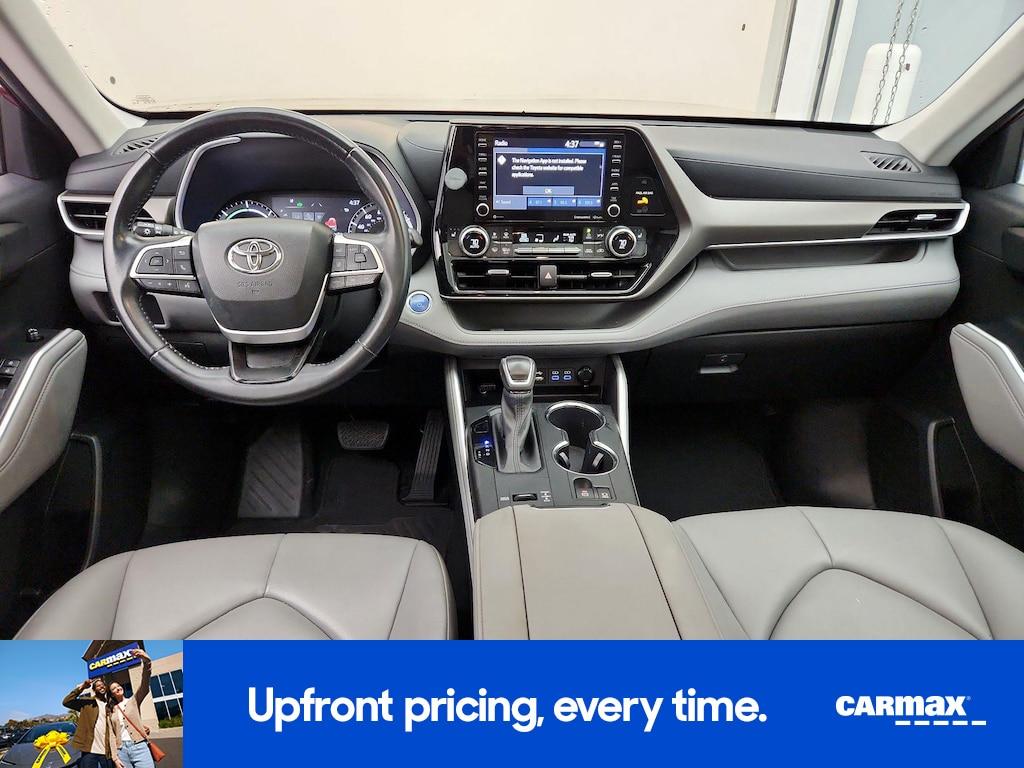 used 2022 Toyota Highlander Hybrid car, priced at $38,998