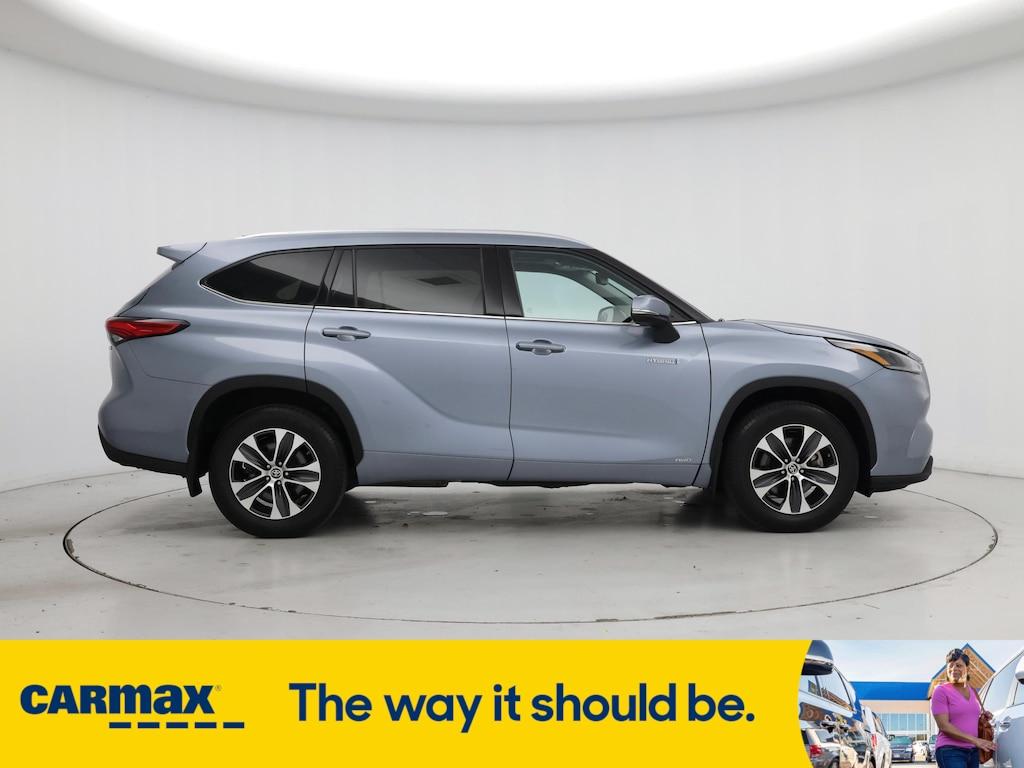 used 2021 Toyota Highlander Hybrid car, priced at $39,998