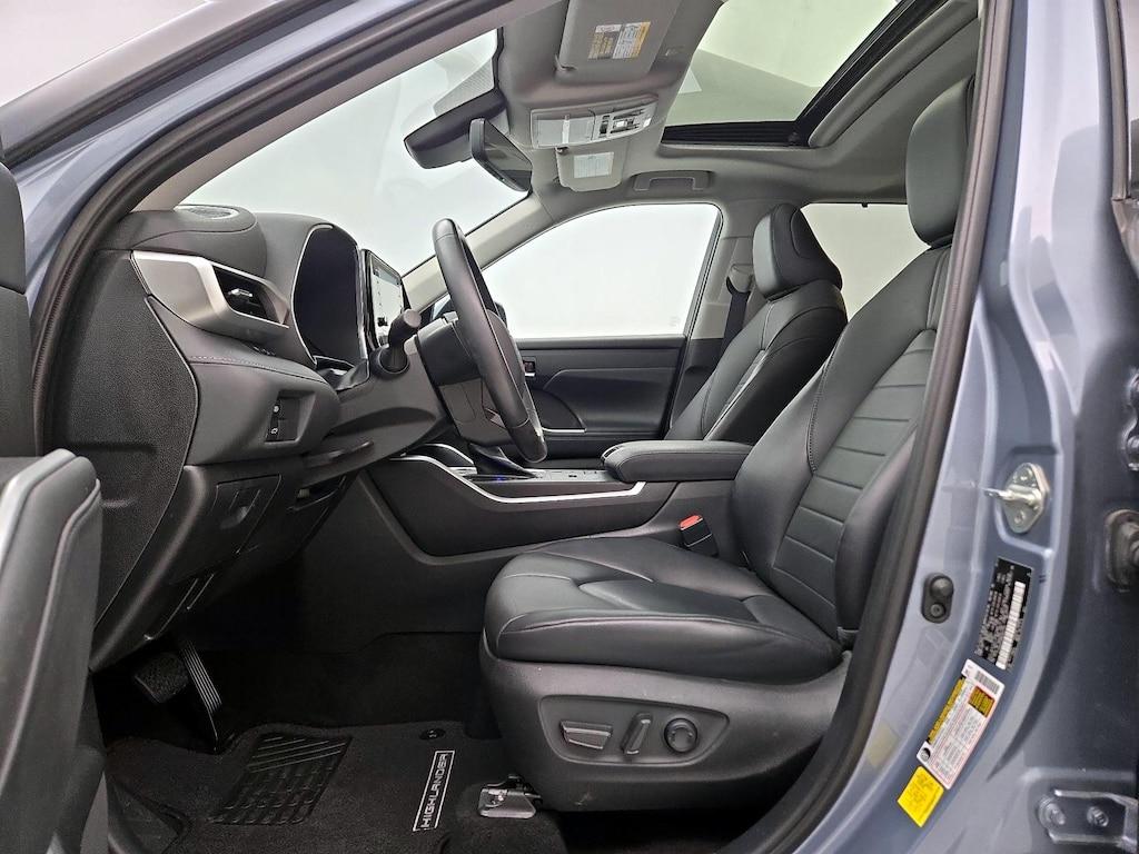 used 2021 Toyota Highlander Hybrid car, priced at $39,998