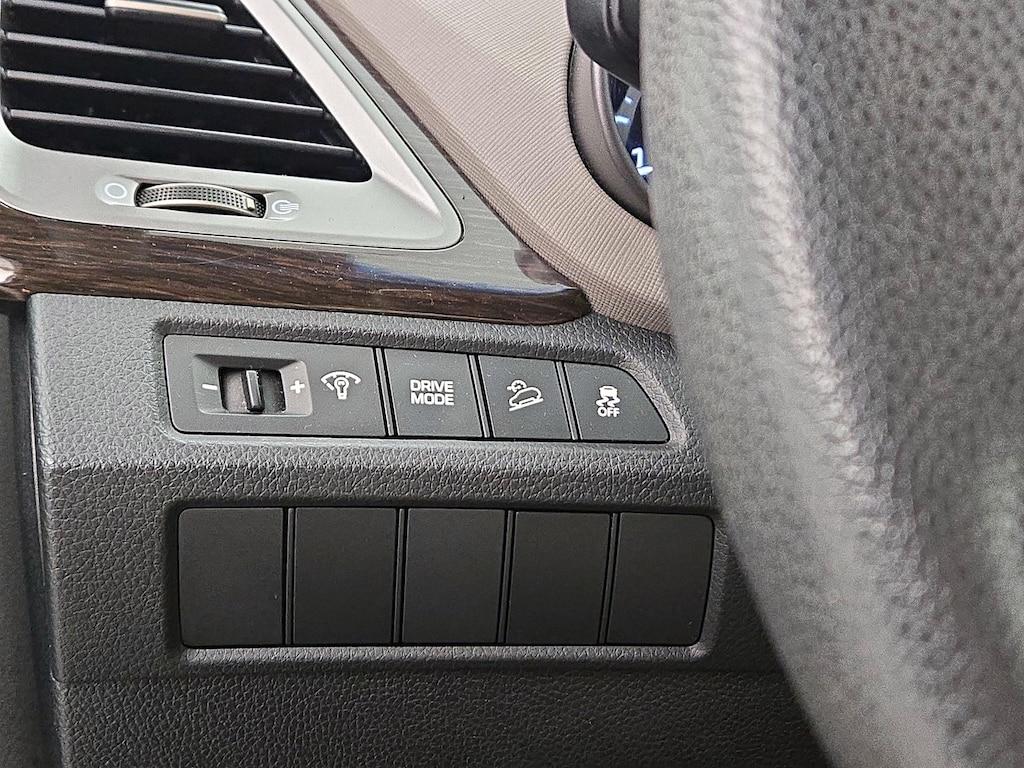 used 2018 Hyundai Santa Fe Sport car, priced at $12,998