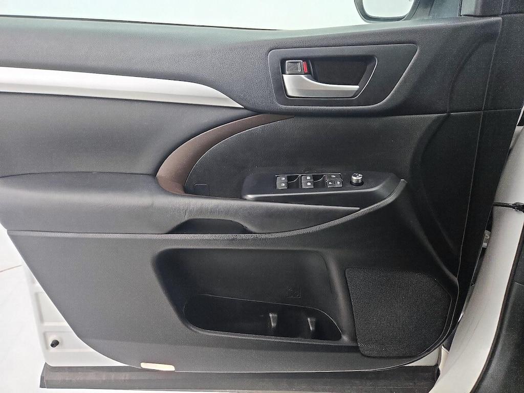 used 2017 Toyota Highlander car, priced at $28,998