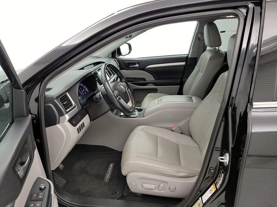 used 2019 Toyota Highlander Hybrid car, priced at $30,998