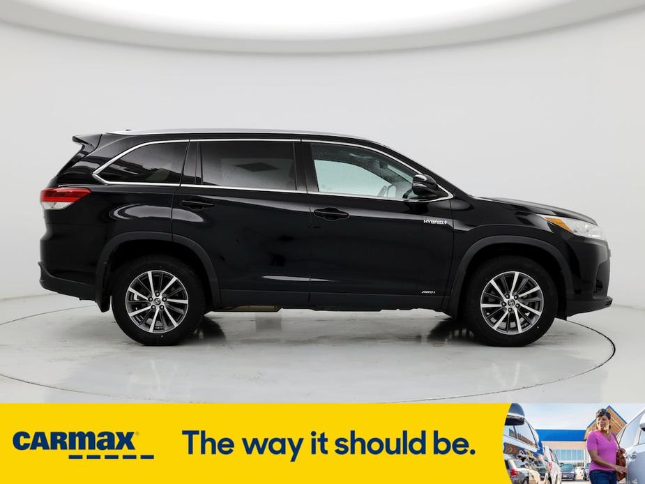 used 2019 Toyota Highlander Hybrid car, priced at $30,998