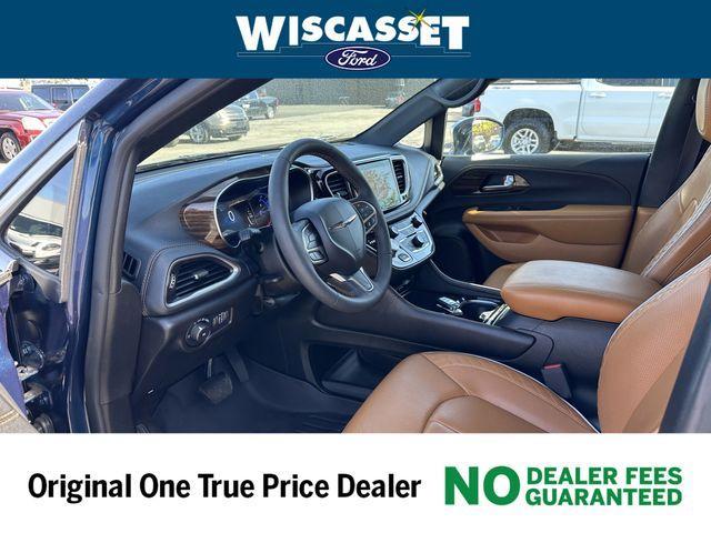 used 2022 Chrysler Pacifica Hybrid car, priced at $33,995