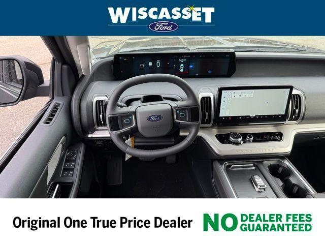 new 2025 Ford Expedition car, priced at $70,174