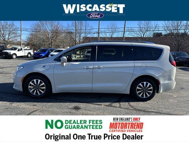 used 2021 Chrysler Pacifica Hybrid car, priced at $24,995