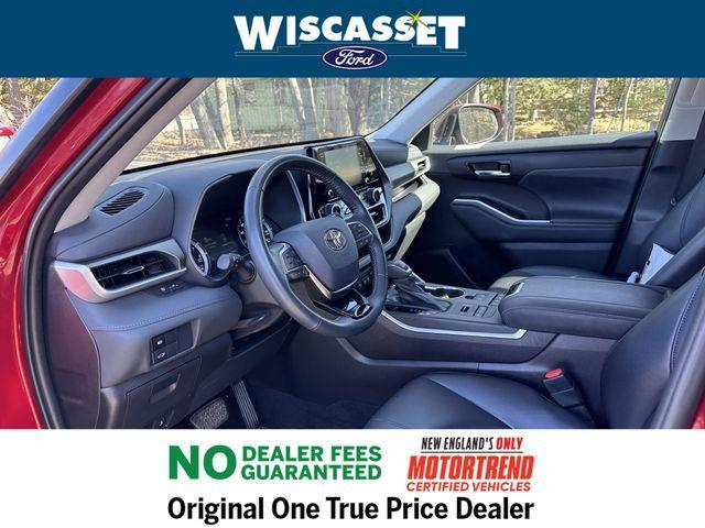 used 2021 Toyota Highlander car, priced at $34,995