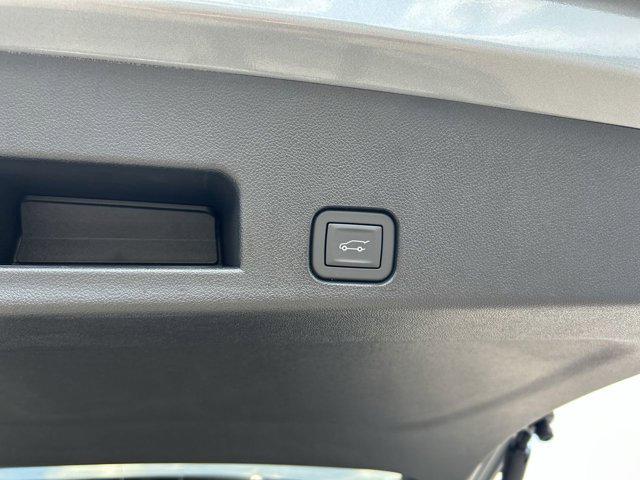 new 2025 Chevrolet Traverse car, priced at $48,188