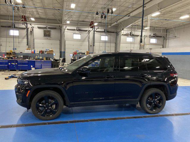 used 2022 Jeep Grand Cherokee car, priced at $31,000