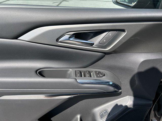 new 2025 Chevrolet Traverse car, priced at $44,188