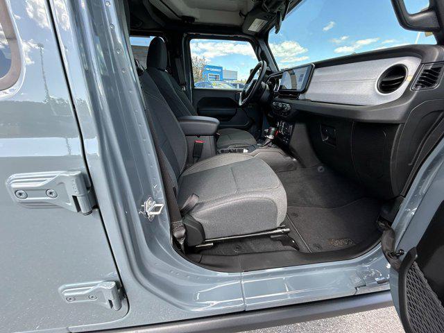 used 2025 Jeep Gladiator car, priced at $37,000