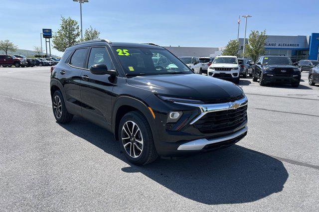 new 2025 Chevrolet TrailBlazer car, priced at $30,188