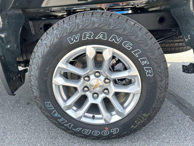 new 2025 Chevrolet Silverado 1500 car, priced at $43,688