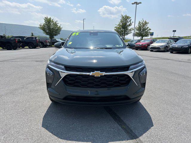 new 2025 Chevrolet Trax car, priced at $22,188
