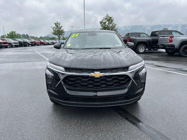 new 2025 Chevrolet Trax car, priced at $22,888