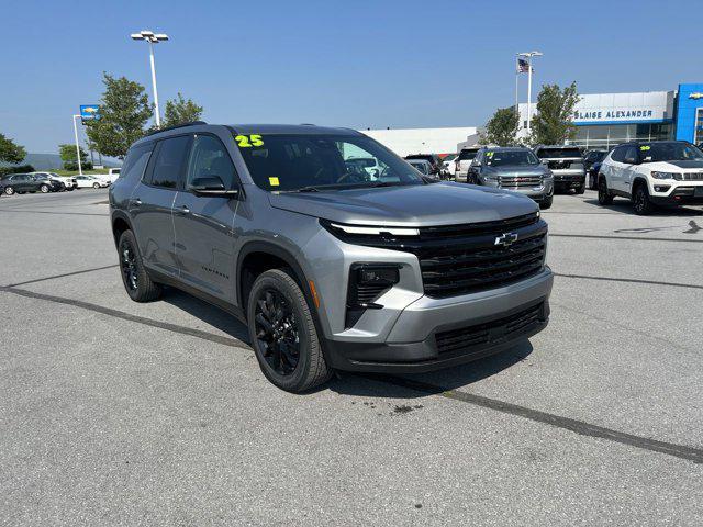 new 2025 Chevrolet Traverse car, priced at $45,588
