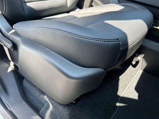 new 2025 Chevrolet Traverse car, priced at $43,888