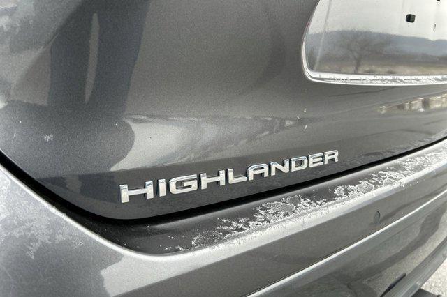 used 2021 Toyota Highlander Hybrid car, priced at $34,000