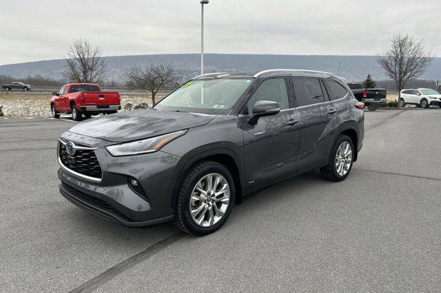 used 2021 Toyota Highlander Hybrid car, priced at $34,000