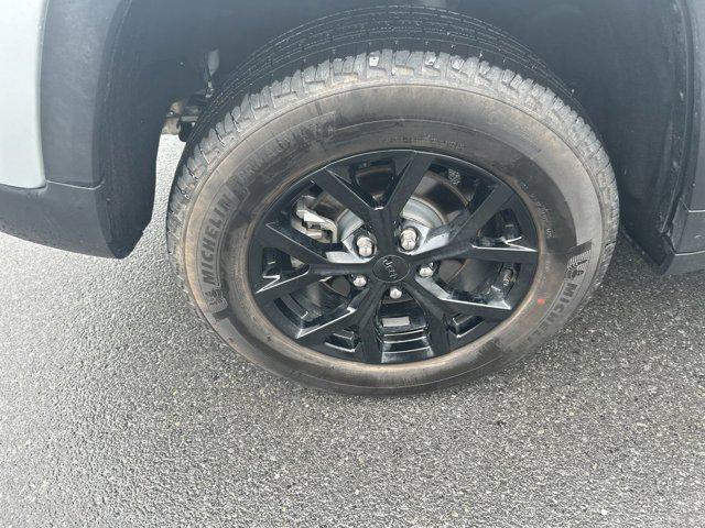 used 2025 Jeep Grand Cherokee car, priced at $36,900