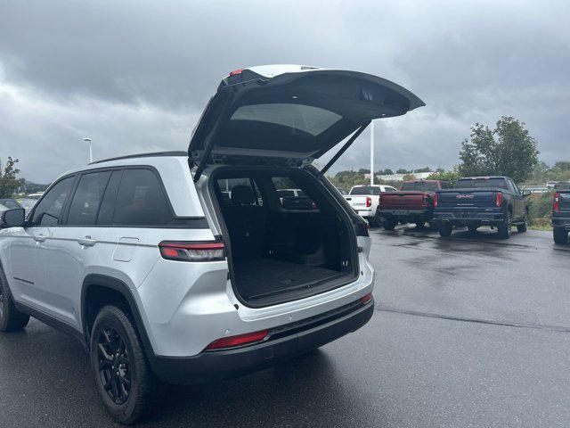 used 2025 Jeep Grand Cherokee car, priced at $36,900