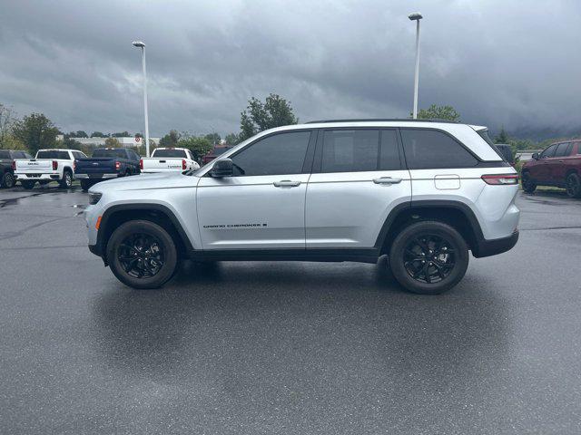 used 2025 Jeep Grand Cherokee car, priced at $36,900