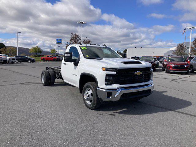 new 2025 Chevrolet Silverado 3500 car, priced at $55,888