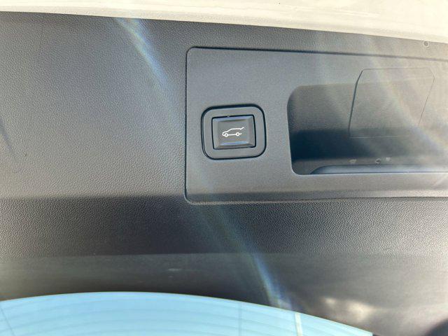 used 2018 Cadillac XT5 car, priced at $19,400