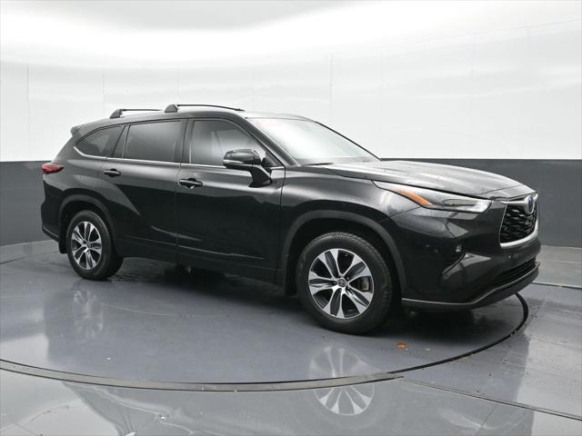 used 2022 Toyota Highlander Hybrid car, priced at $38,490