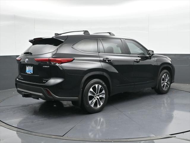 used 2022 Toyota Highlander Hybrid car, priced at $38,490