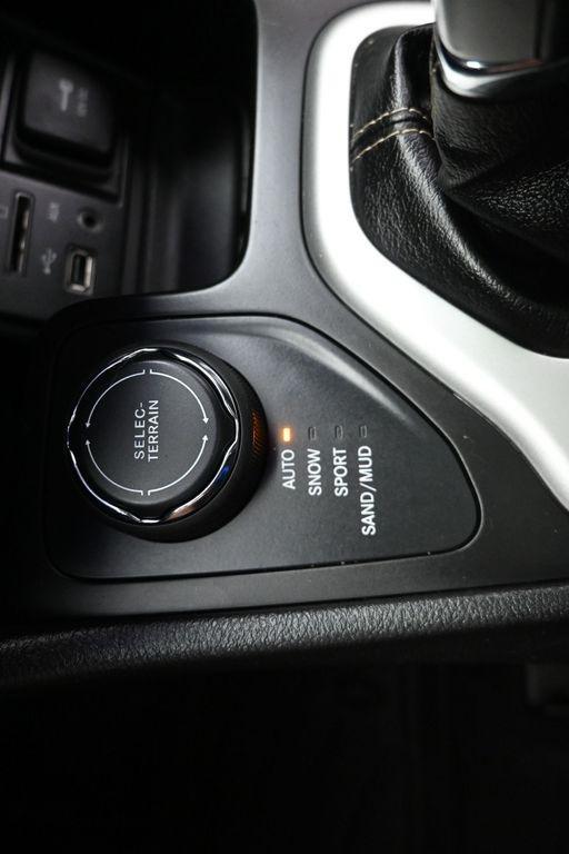 used 2018 Jeep Cherokee car, priced at $11,412