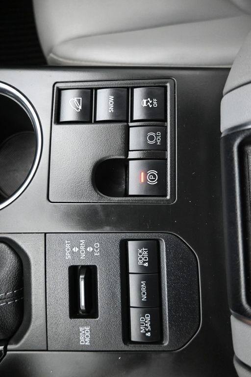 used 2023 Toyota Highlander car, priced at $38,914