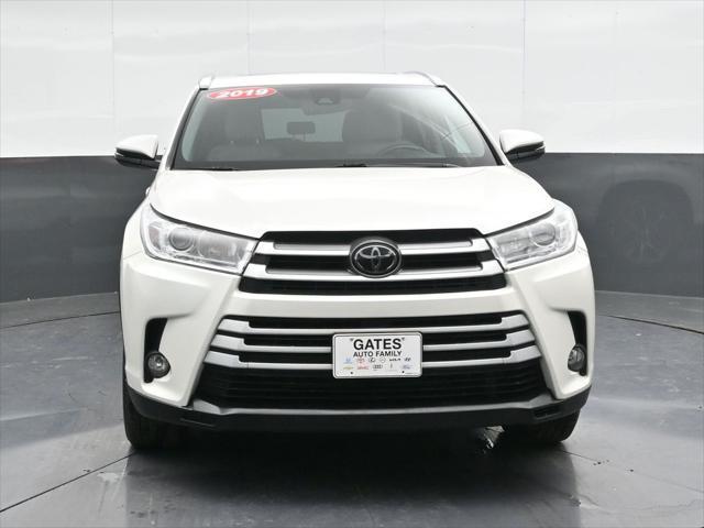 used 2019 Toyota Highlander car, priced at $28,488