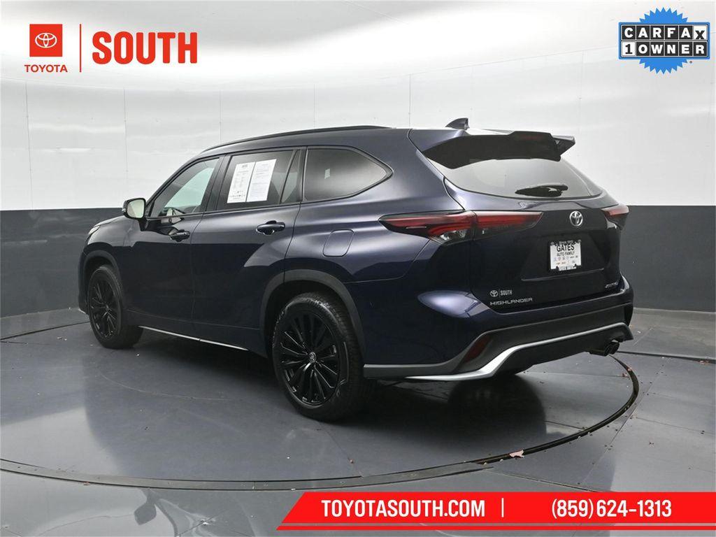 used 2024 Toyota Highlander car, priced at $41,269