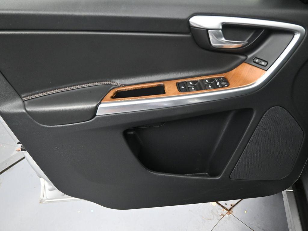 used 2017 Volvo XC60 car, priced at $11,989