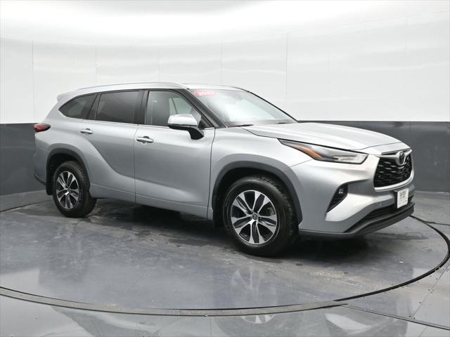 used 2022 Toyota Highlander car, priced at $33,993