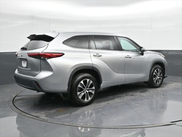 used 2022 Toyota Highlander car, priced at $33,993