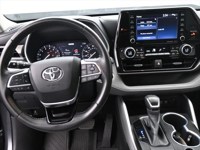 used 2020 Toyota Highlander car, priced at $31,390